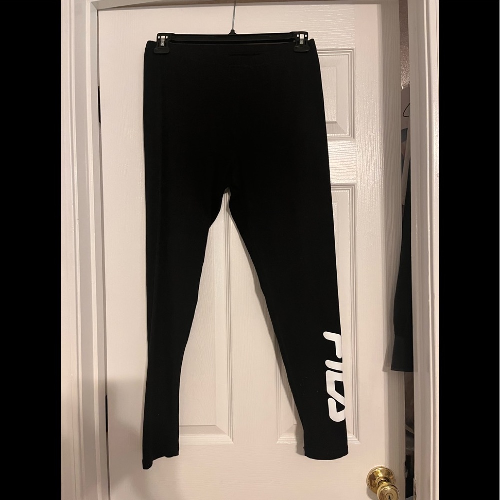 BLACK FILA LEGGINGS
